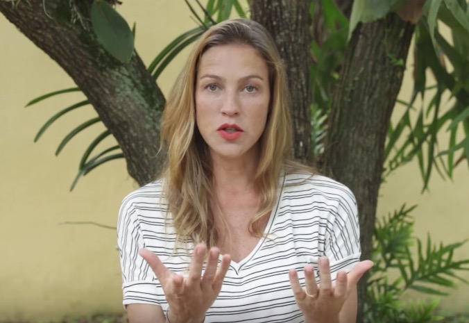 Luana Piovani relembra aborto e revela ter câmeras em toda casa