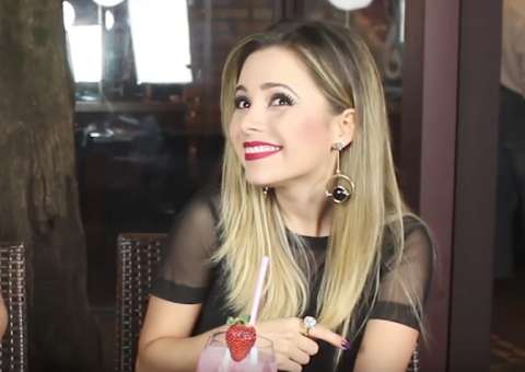 Sandy chama palavrão e relembra bebedeira: “vomitei 7 vezes”