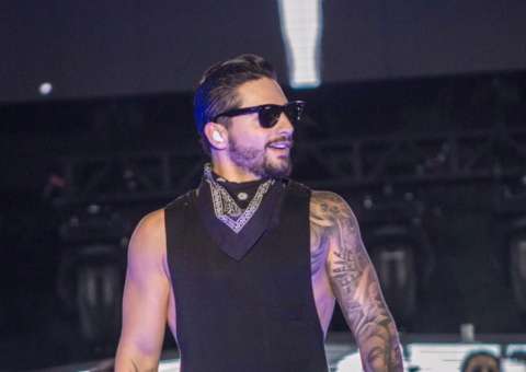 Maluma volta ao Brasil com show no Villa Mix