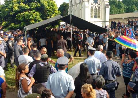 Despedida de PM é marcada por homenagens e emoção em Manaus