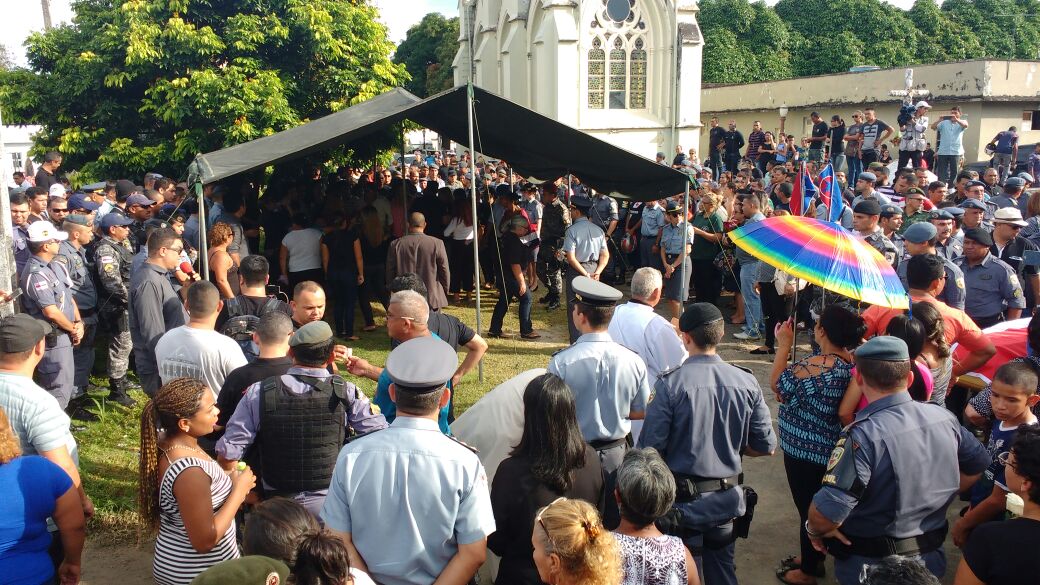 Despedida de PM é marcada por homenagens e emoção em Manaus