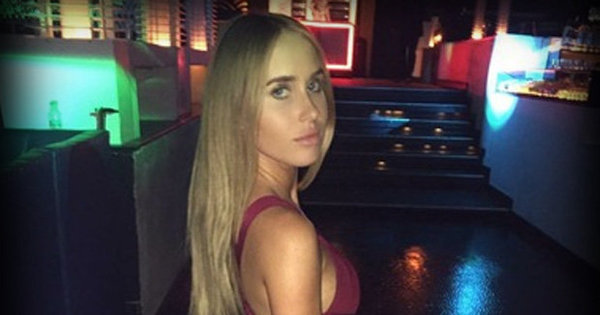 Modelo é demitida por menstruar em evento 