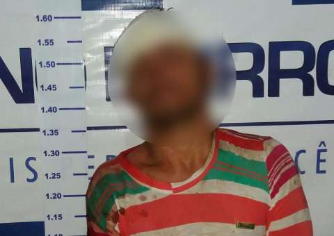 Homem é espancado por populares após roubar e agredir idoso no Amazonas