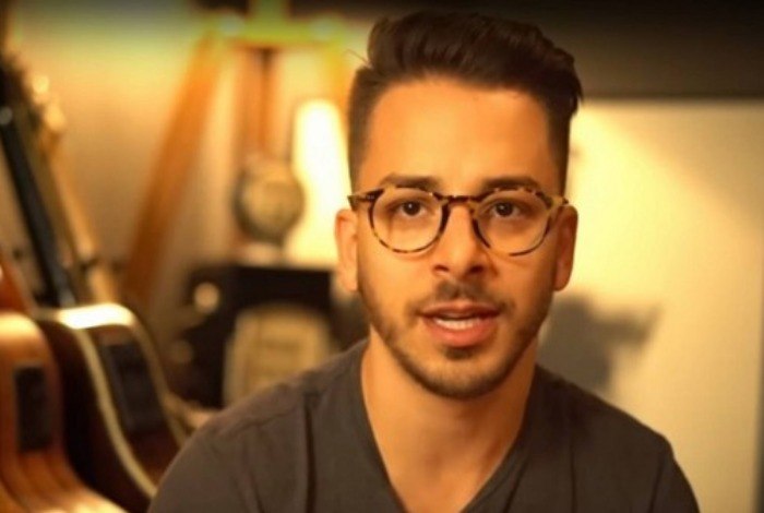 Junior Lima revela que se incomodava com boatos de ser gay e precisou de terapia