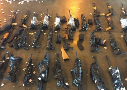 Polícia diz que fuzis apreendidos em aeroporto foram enviados dos EUA por empresário brasileiro