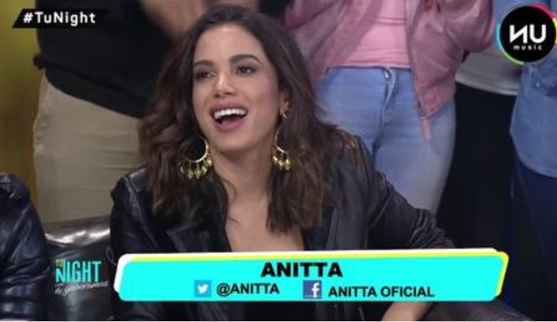 Anitta estreia em dois programas de TV no México após lançamento de “Paradinha”
