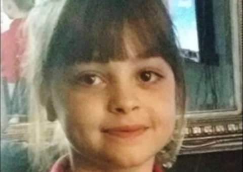 Mãe sai do coma e descobre que filha de 8 anos morreu em atentado de Manchester