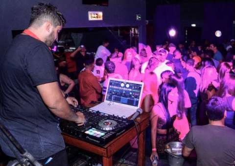 Festa “Não te juro amor, mas te Jurupinga” agita sexta-feira