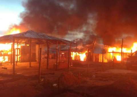Mais de 500 pessoas perderam tudo em incêndio na invasão onde corpo de PM foi encontrado