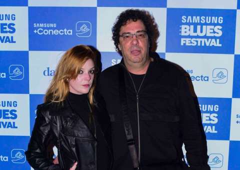 Casagrande troca carinhos com nova namorada e mostra que superou Baby do Brasil