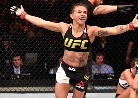 Com mata-leão, Cláudia Gadelha finaliza Karolina Kowalkiewicz no UFC