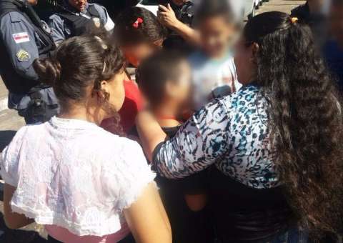 PMs ajudam mãe a encontrar filho perdido em Manaus