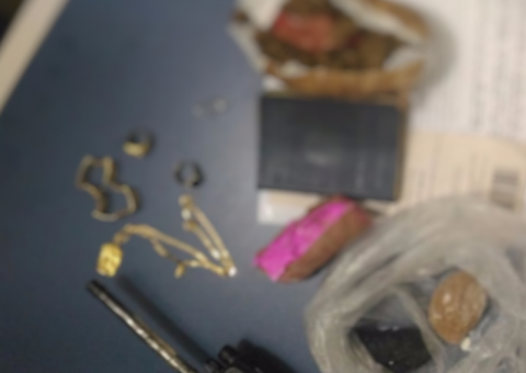 Em Manaus, seis pessoas são detidas tentando entrar com drogas e celulares em presídios