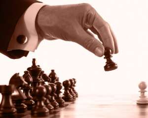 O jogo que David Almeida está perdendo