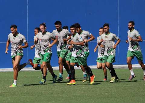 Manaus FC treina e atacante Binho mostra otimismo para a final
