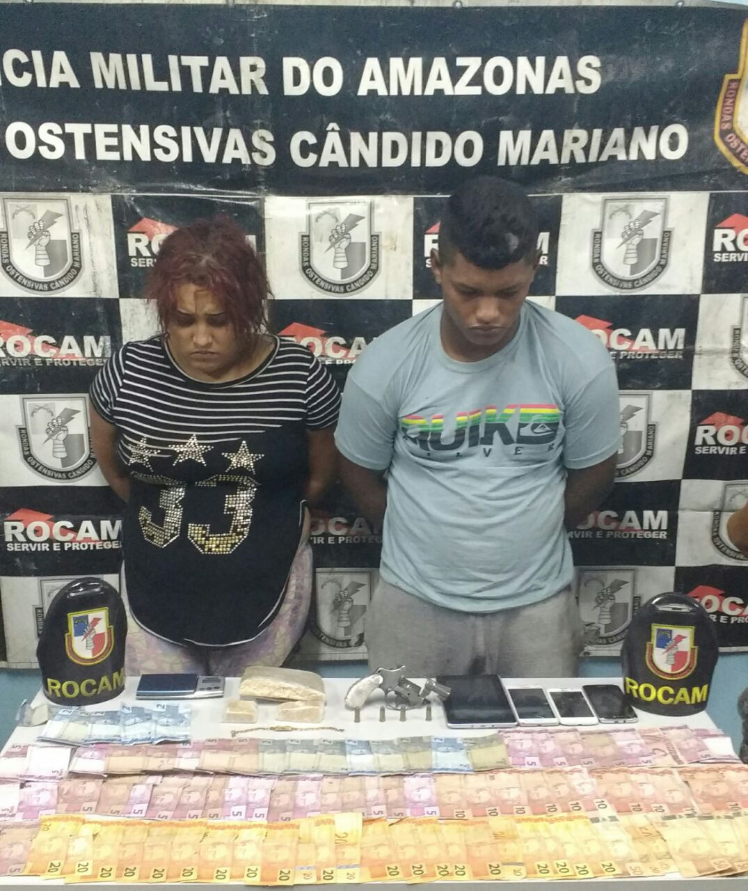 Em Manaus, casal é preso com drogas e armas em casa