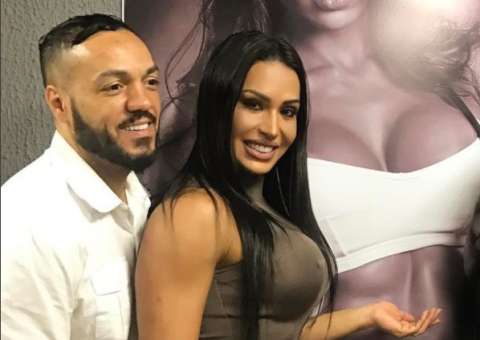 Gracyanne Barbosa e Belo aparecem em foto íntima na web e liberam imaginação