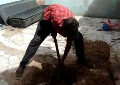 Após descobrir crime bárbaro, homem mata e enterra inquilino no quintal de casa