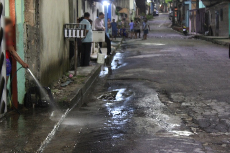 Durante conversa com amigos, homem é morto a tiros em Manaus 