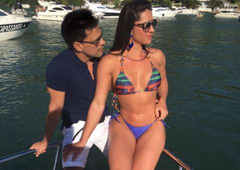 Zezé Di Camargo ostenta corpo de Graciele Lacerda de biquíni e se declara