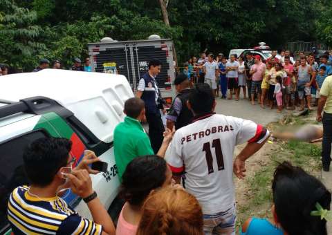 Filho chega em casa, não encontra pai e descobre que ele foi executado em Manaus