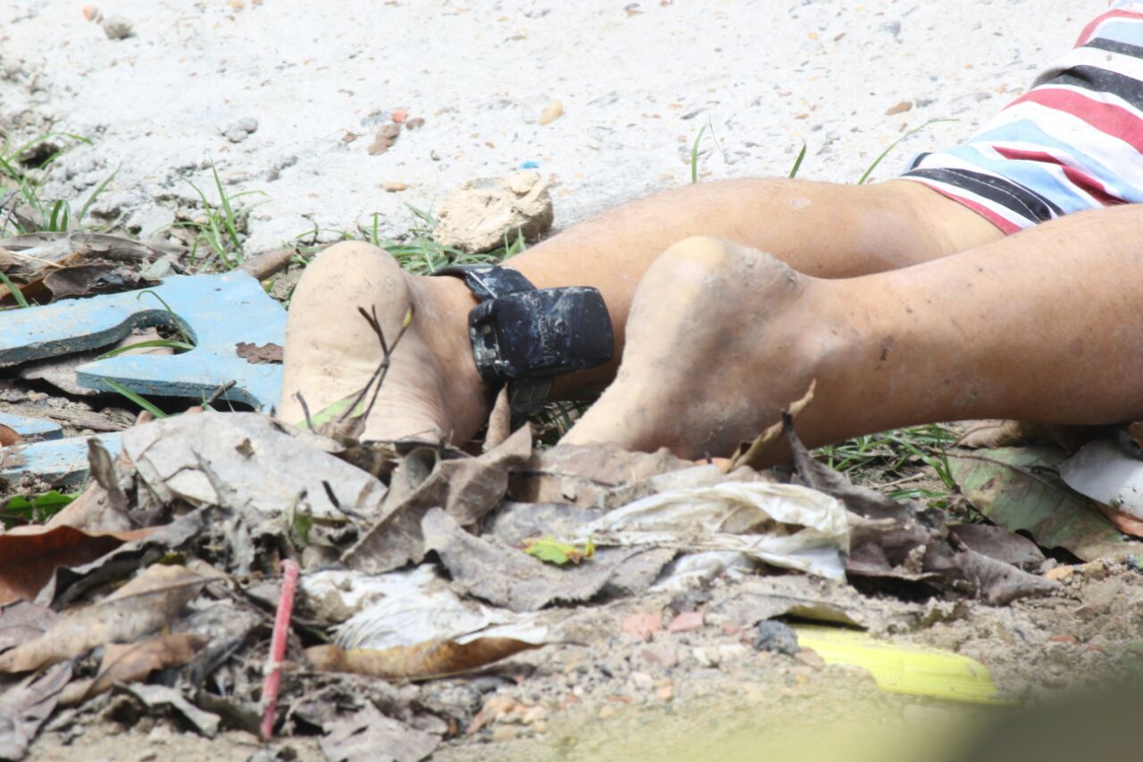 Filho chega em casa, não encontra pai e descobre que ele foi executado em Manaus