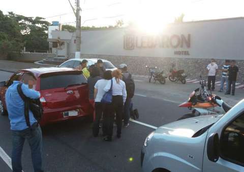 Acidente deixa uma vítima e causa trânsito caótico em Manaus