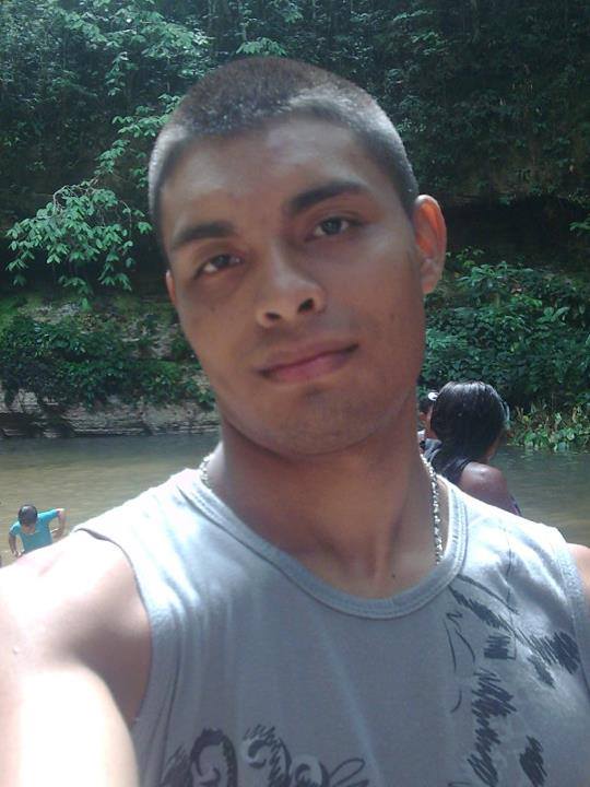 Universitário sai para ir à aula e desaparece em Manaus 