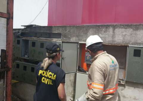  Em Manaus, quadra de Escola de Samba é flagrada com ligações clandestina de energia