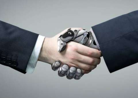 Na hora das finanças, brasileiro confia em sistemas e robôs, diz pesquisa