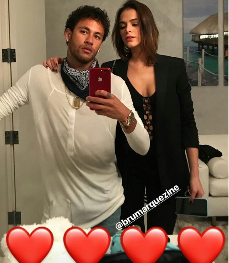 Bruna Marquezine aparece poderosa com Neymar em foto e craque se derrete
