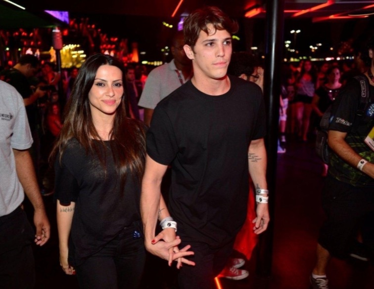 Separados há um ano, Rômulo Neto se declara para Cleo Pires em entrevista