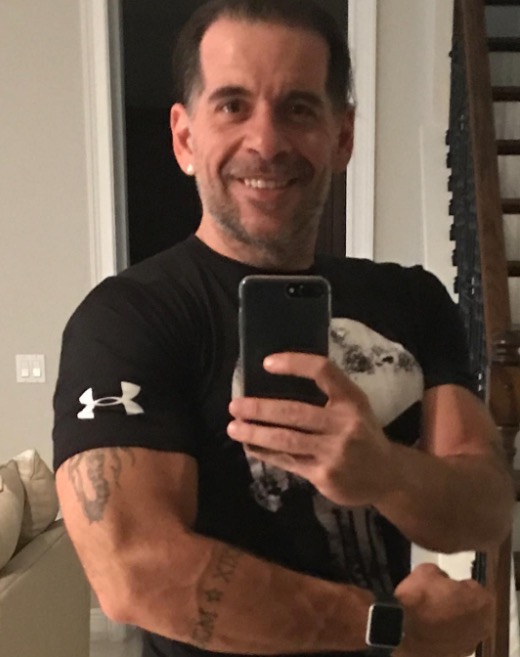 Viciado em musculação após perder 70 kg, Leandro Hassum impressiona ao mostrar treino pesado