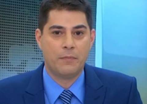 Evaristo Costa 'causa' ao cumprir promessa a internauta no encerramento do Jornal Hoje