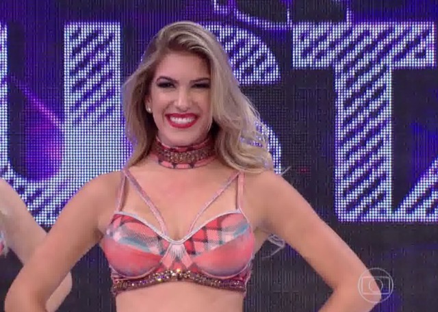  Lorena Improta anuncia tempo afastada do 'Domingão do Faustão' e comove fãs