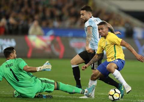 Sem Neymar, Brasil é derrotado pela Argentina em amistoso nesta sexta