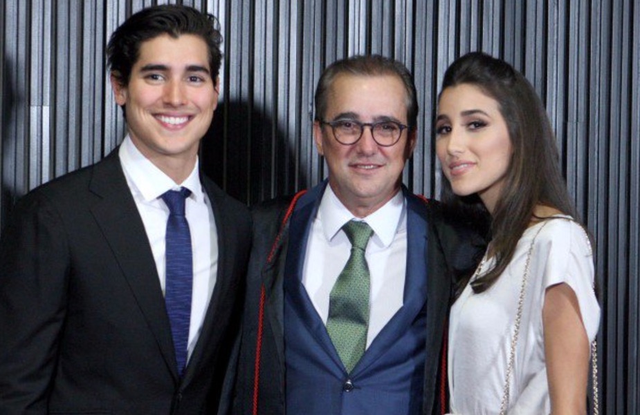 Ator da série '13 Reasons Why' e do próximo filme de 'X-Men' é filho de ministro do TSE