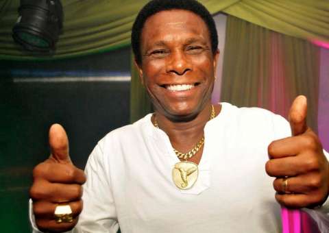 Neguinho da Beija-Flor faz show em Manaus neste domingo