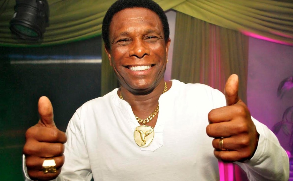 Neguinho da Beija-Flor faz show em Manaus neste domingo