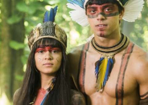 Atriz da Globo critica interpretação de colegas em novela 'Novo Mundo'