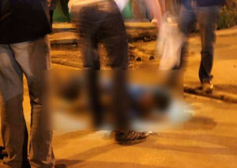  Trio persegue suspeitos de assalto, matam e levam dinheiro do crime em Manaus