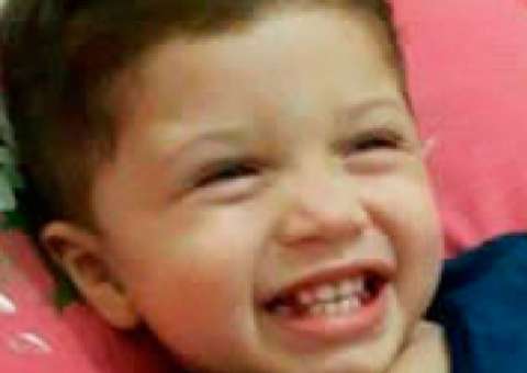 Criança morre após ser atropelado pelo pai