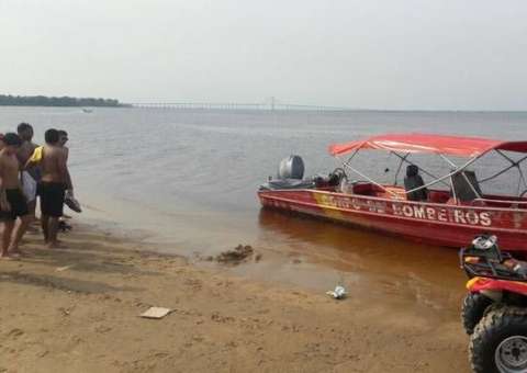 Corpo de homem é encontrado boiando na Ponta Negra