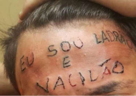 Adolescente diz ter implorado para não ter testa tatuada 