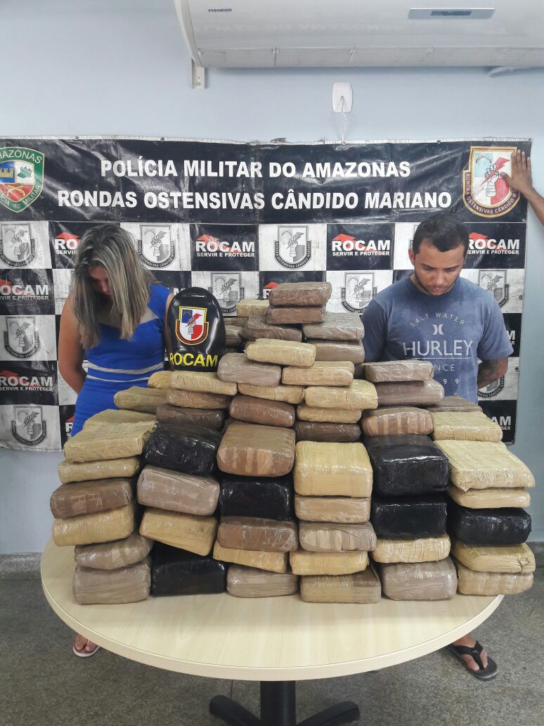 No dia dos namorados, casal é preso com 200kg de drogas em shopping de Manaus