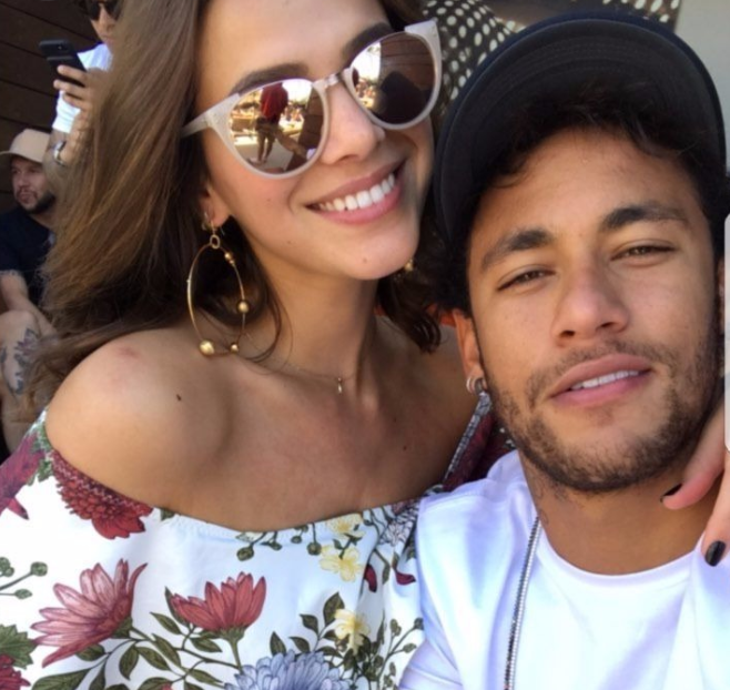 No Dia dos Namorados, Bruna Marquezine posta vídeo dando beijos picantes em Neymar