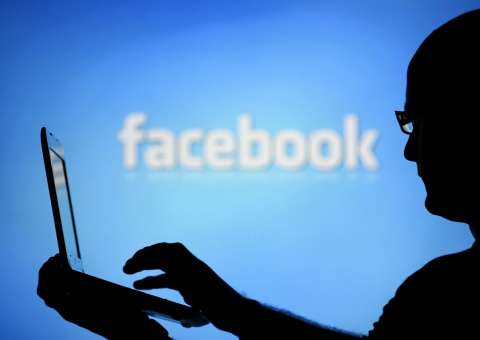 Homem é condenado à morte por comentários no Facebook