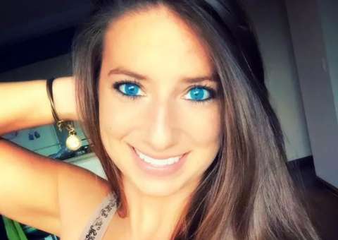 Professora é presa após fazer sexo com três alunos  