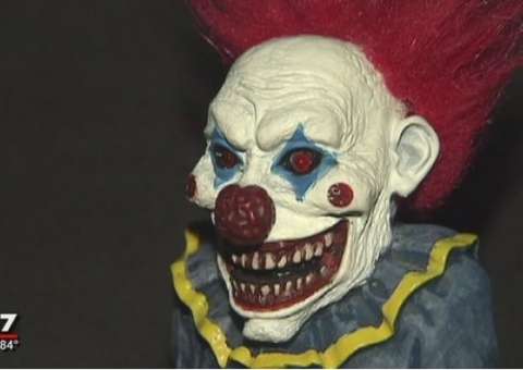 Terror sobre aparição misteriosa de palhaços nos EUA ganha trailer bizarro