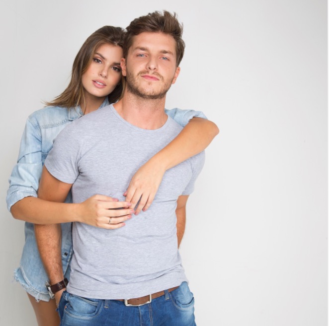 Klebber Toledo completa 31 anos e ganha declaração de Camila Queiroz